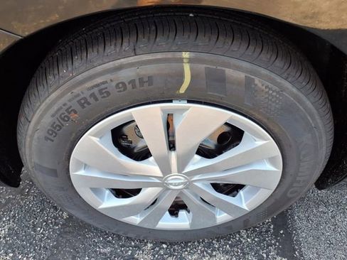 Certified 2025 Nissan Versa S w/ Trunk Package image 9