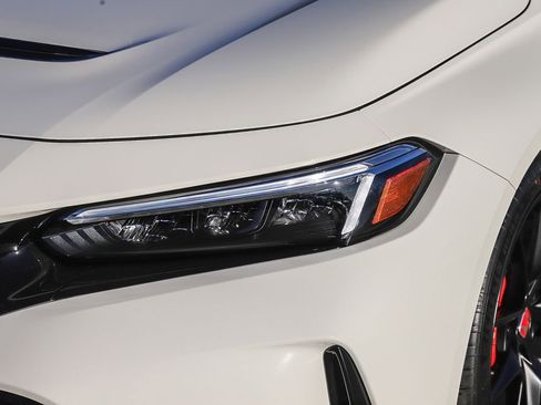 Used 2025 Honda Civic Type R image 5