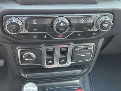 Used 2021 Jeep Wrangler Sport AWD/4WD image 26