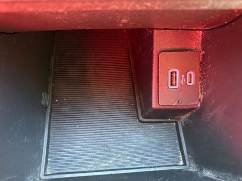 Used 2022 Ford Edge SE image 17