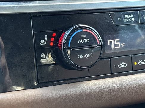 Used 2023 Nissan Pathfinder Platinum w/ Cargo Package image 40