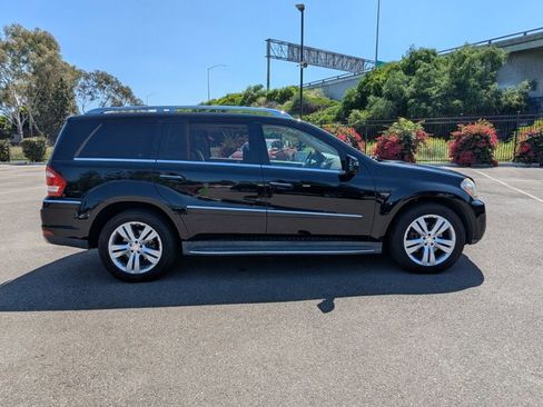 Used 2012 Mercedes-Benz GL 450 4MATIC image 4