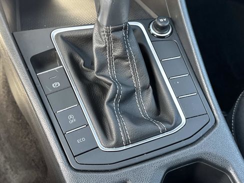 Certified 2024 Volkswagen Jetta Sport image 17