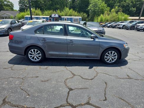 Used 2014 Volkswagen Jetta SE FWD image 4