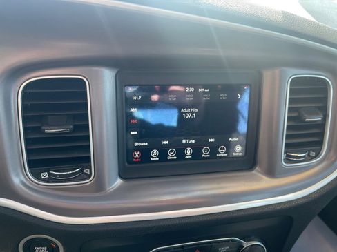 Used 2022 Dodge Charger SXT image 12