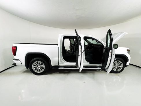 Used 2024 GMC Sierra 1500 Denali w/ Technology Package AWD/4WD image 31