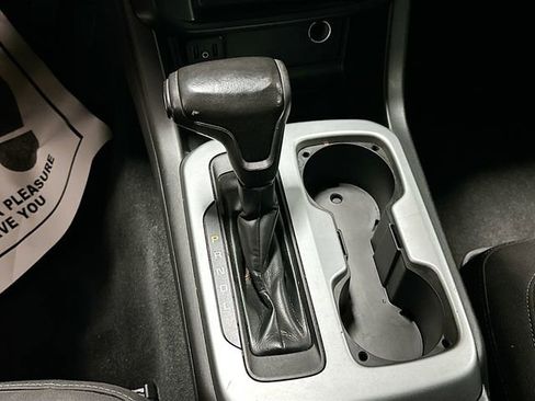 Used 2021 Chevrolet Colorado LT w/ LT Convenience Package image 18