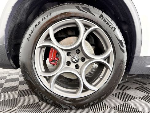 Used 2022 Alfa Romeo Stelvio Ti AWD/4WD image 28