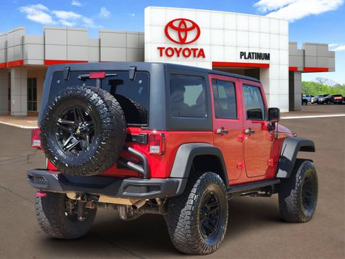 Used 2015 Jeep Wrangler Unlimited Rubicon AWD/4WD image 4