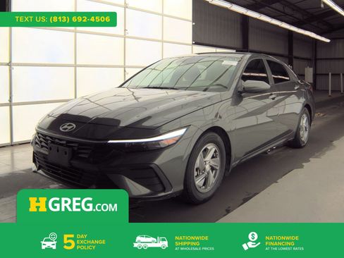 Used 2025 Hyundai Elantra SE FWD image 1
