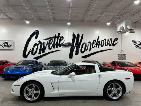 Used 2010 Chevrolet Corvette Coupe w/ Preferred Equipment Group RWD image 30