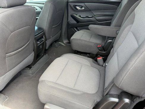 Used 2023 Chevrolet Traverse LT AWD/4WD image 16