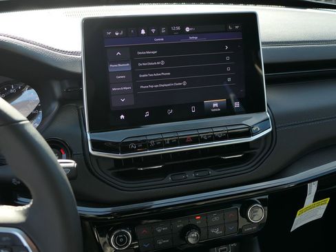 Used 2025 Jeep Compass Latitude w/ Convenience Group image 16