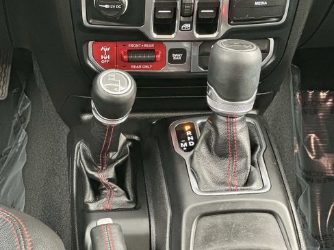 Used 2019 Jeep Wrangler Unlimited Rubicon image 13