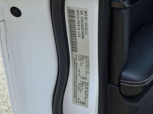 Used 2023 Jeep Grand Cherokee Altitude AWD/4WD image 27