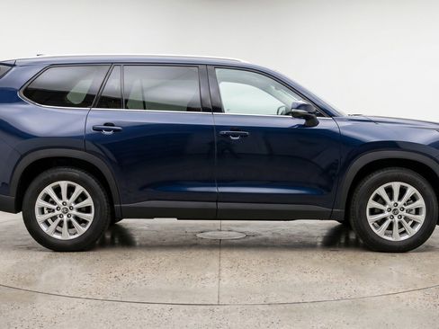 Used 2025 Toyota Grand Highlander FWD image 11