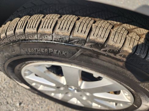 Used 2014 Chrysler Town & Country Touring image 39