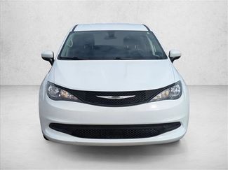 Used 2022 Chrysler Voyager LX video 2