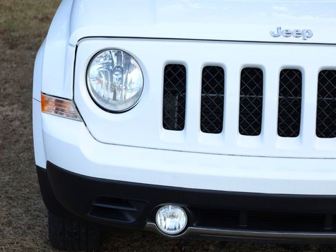 Used 2016 Jeep Patriot High Altitude image 25