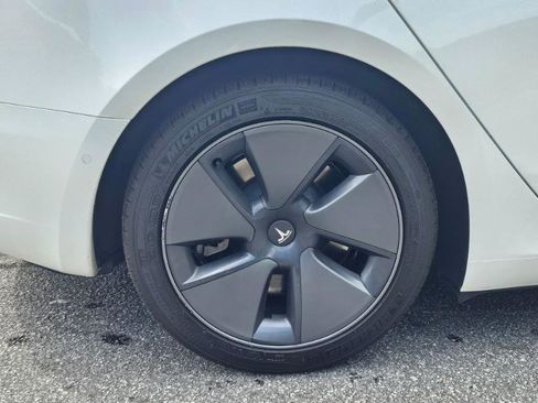 Used 2022 Tesla Model 3 Long Range AWD/4WD image 15