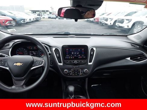 Used 2023 Chevrolet Malibu LT image 14