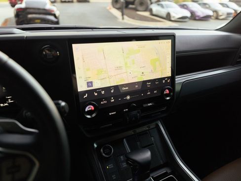 Used 2024 Lexus GX 550 image 36