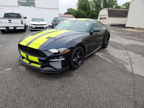 Used 2023 Ford Mustang Coupe RWD image 9