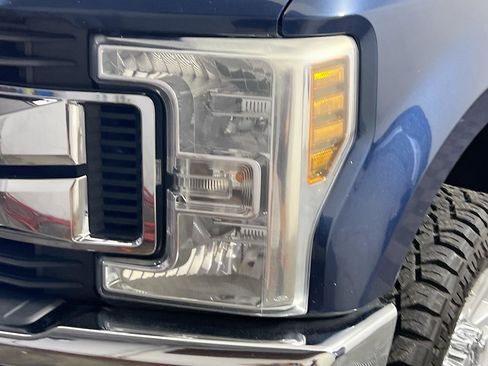 Used 2019 Ford F250 XL w/ STX Appearance Package AWD/4WD image 9