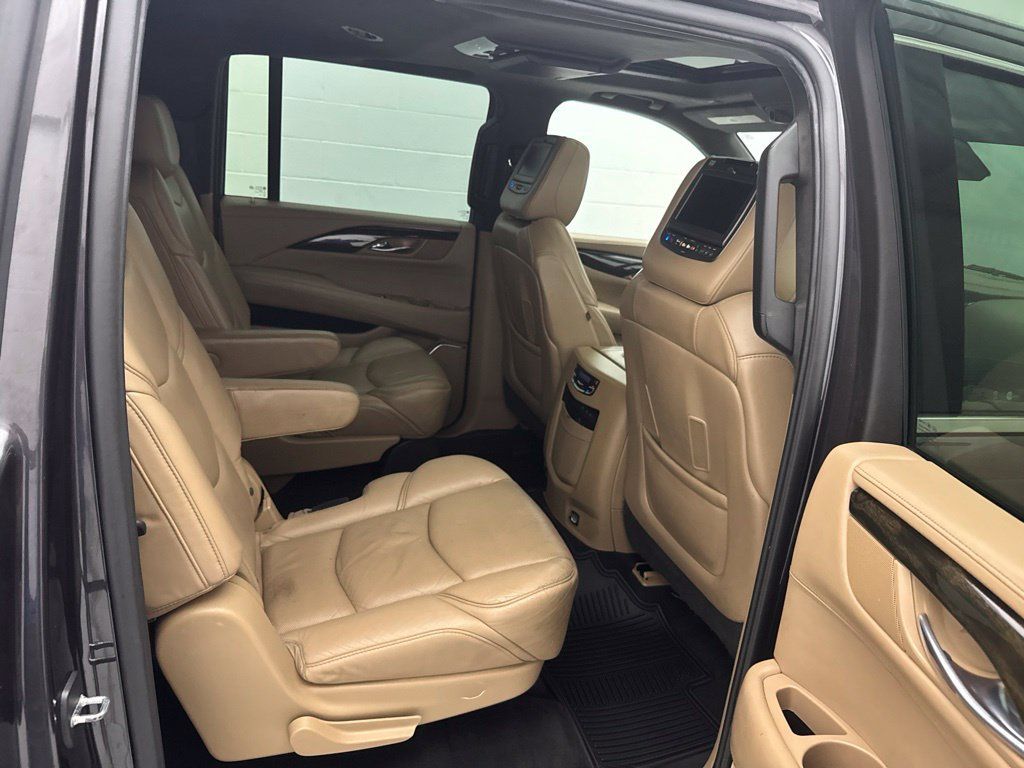 Used 2018 Cadillac Escalade ESV Platinum AWD/4WD image 65