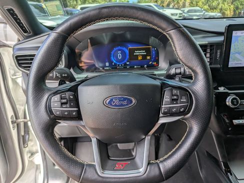 Used 2022 Ford Explorer ST AWD/4WD image 32