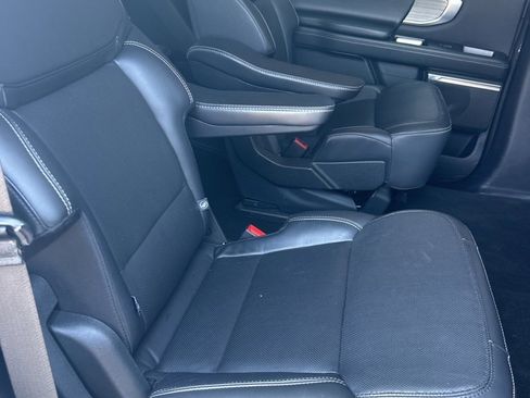 Used 2025 Ford Expedition Platinum image 15