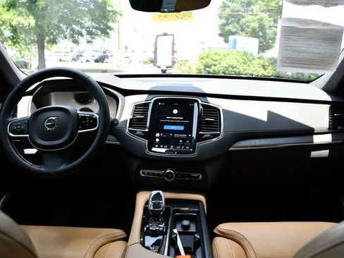 Used 2025 Volvo XC90 T8 Ultra w/ Protection Package Premier AWD/4WD image 17