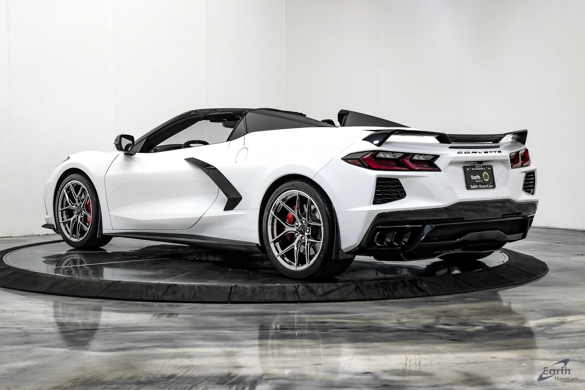 Used 2024 Chevrolet Corvette Stingray Premium Conv w/ Z51 Performance Package RWD image 12