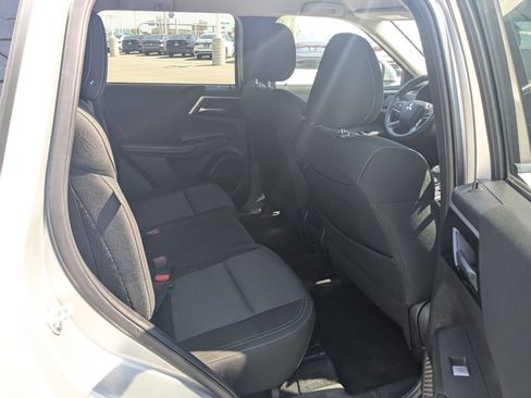 Used 2024 Mitsubishi Outlander ES AWD/4WD image 29