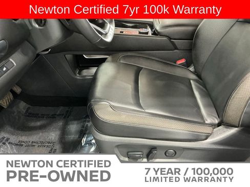 Used 2024 Nissan Pathfinder SL AWD/4WD image 15