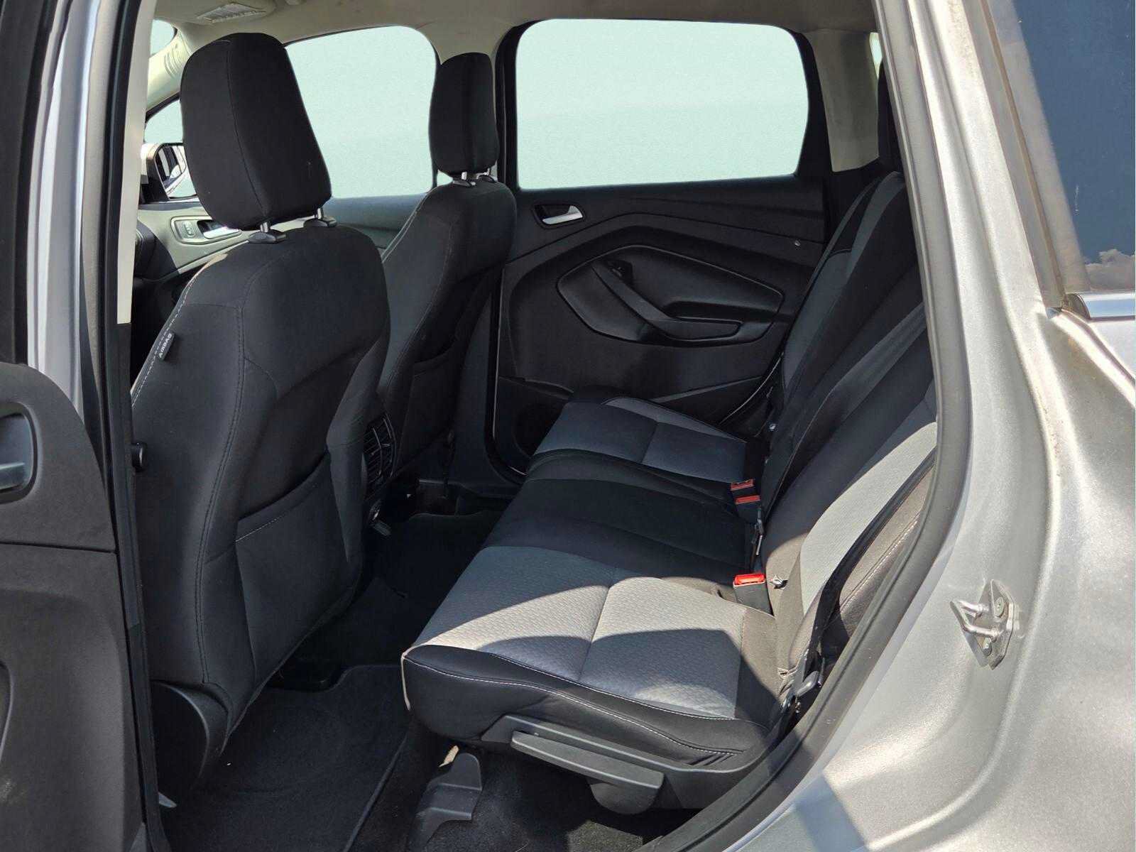 Used 2018 Ford Escape SE FWD image 11