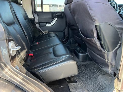 Used 2014 Jeep Wrangler Unlimited Sahara w/ Connectivity Group image 21