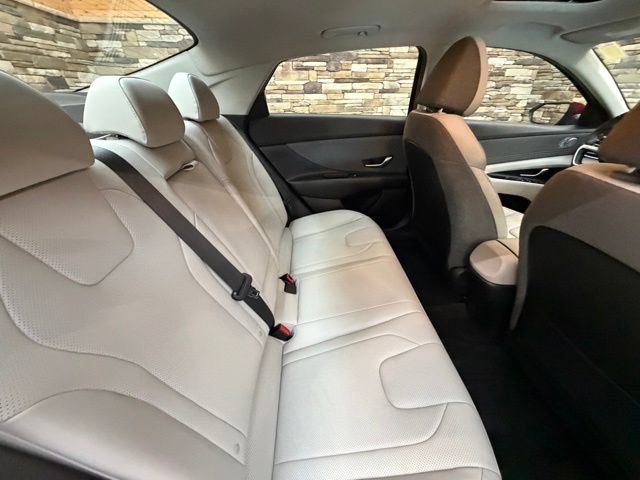 Certified 2023 Hyundai Elantra Limited w/ Preferred Accessory Package FWD image 37