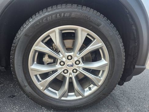 Used 2020 Ford Explorer XLT w/ Equipment Group 202A AWD/4WD image 11