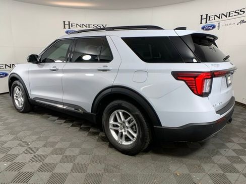 Used 2025 Ford Explorer Active w/ Active Comfort Package image 4