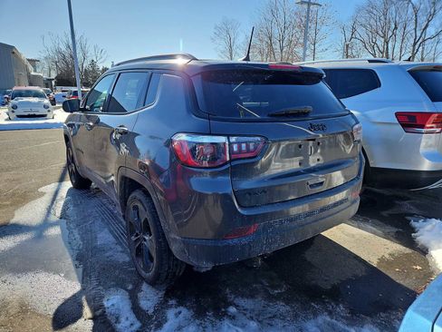 Used 2020 Jeep Compass Latitude image 3