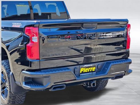 Used 2022 Chevrolet Silverado 1500 Custom Trail Boss w/ Midnight Edition AWD/4WD image 13