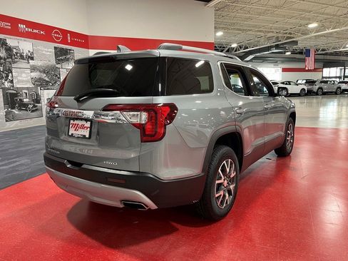 Certified 2023 GMC Acadia SLE w/ Driver Convenience Package image 4