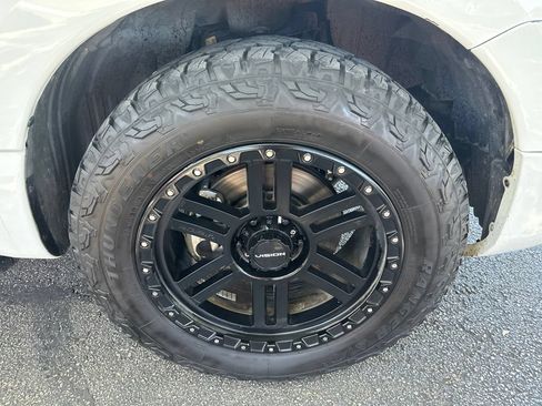 Used 2021 Nissan Titan S RWD image 7
