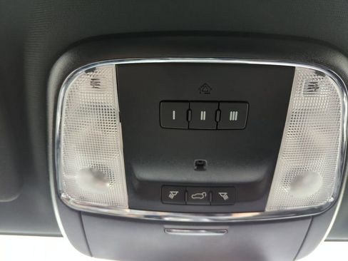 Used 2019 Jeep Grand Cherokee Altitude image 28