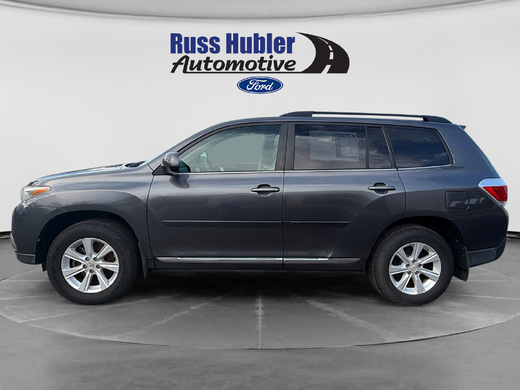 Used 2011 Toyota Highlander SE w/ Tow Pkg AWD/4WD image 2