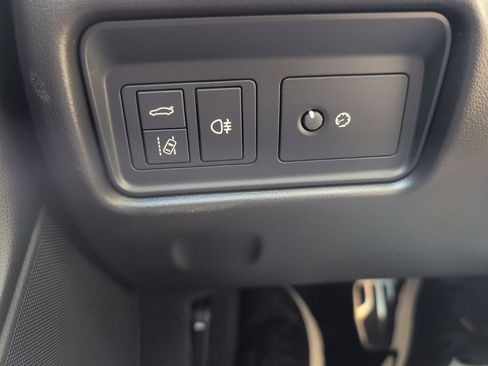 Used 2020 Jaguar F-TYPE R image 21