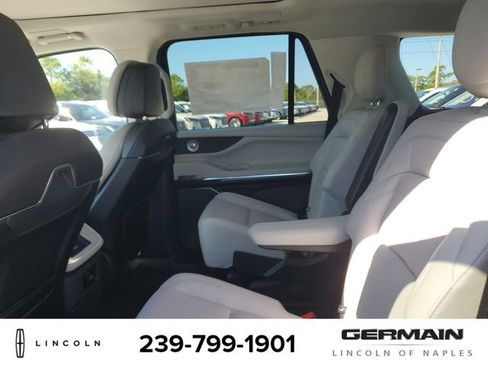 New 2025 Lincoln Navigator Reserve image 19