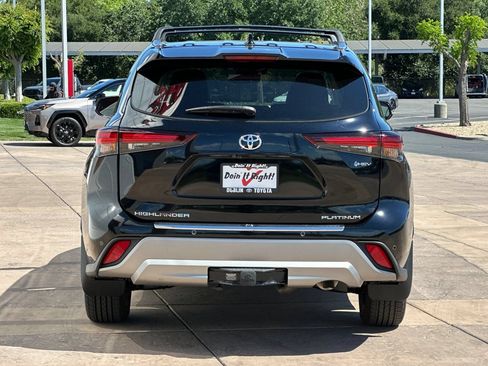 Used 2026 Toyota Highlander Platinum AWD/4WD image 5