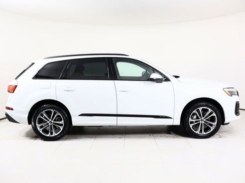 Used 2025 Audi Q7 2.0T Premium w/ Convenience Plus Package image 19